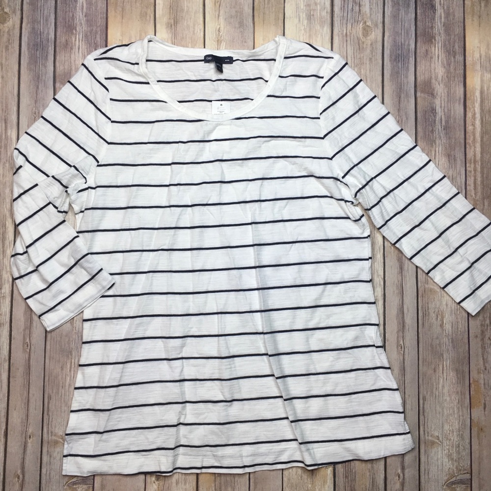 NWT Gap 3/4 sleeve top size L